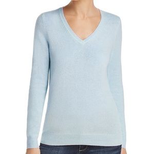 EUC Nordstrom Halogen Cashmere V-Neck Sweater in Sky Baby Blue Size Medium